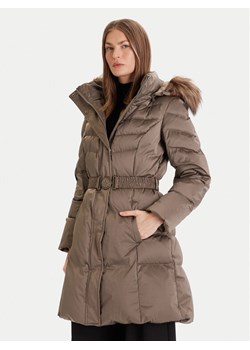 Guess Płaszcz zimowy W5BL30 W2802 Beżowy Regular Fit ze sklepu MODIVO w kategorii Płaszcze damskie - zdjęcie 186729363