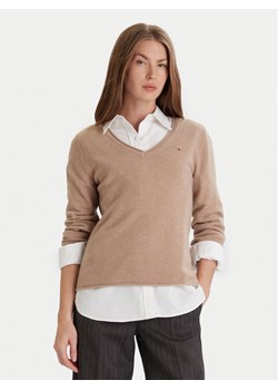 Tommy Hilfiger Sweter WW0WW43505 Beżowy Regular Fit ze sklepu MODIVO w kategorii Swetry damskie - zdjęcie 186729504
