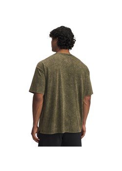 Męski t-shirt oversize z nadrukiem Under Armour Project Rock - zielony ze sklepu Sportstylestory.com w kategorii T-shirty męskie - zdjęcie 186749121