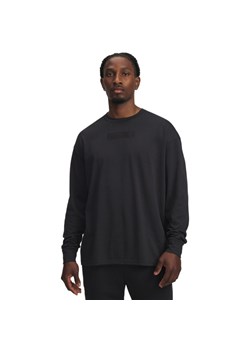 Męski longsleeve z nadrukiem Under Armour Project Rock LS - czarny ze sklepu Sportstylestory.com w kategorii T-shirty męskie - zdjęcie 186749153
