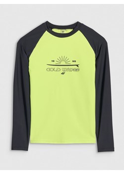Chłopięcy longsleeve do pływania 4F 4FJWSS25TFLOM509 - zielony ze sklepu Sportstylestory.com w kategorii T-shirty chłopięce - zdjęcie 186756281