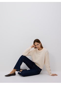 Reserved - Sweter z dekoracyjnym splotem - kremowy ze sklepu Reserved w kategorii Swetry damskie - zdjęcie 186781562