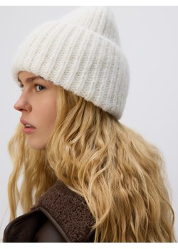 Reserved - Czapka beanie - złamana biel - id: 715FF-01X - marki Reserved - 186785800 Reserved - Czapka beanie - złamana biel ze sklepu Reserved w kategorii Czapki zimowe damskie - zdjęcie 186785800