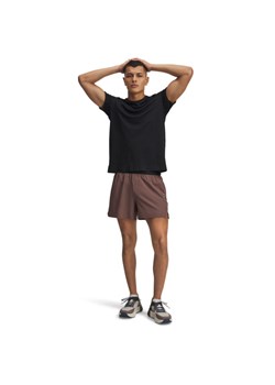 Męskie spodenki treningowe Under Armour UA Halo Train Short - brązowe ze sklepu Sportstylestory.com w kategorii Spodenki męskie - zdjęcie 186786150