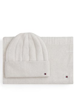 Tommy Hilfiger Zestaw Szalik i Czapka Flag Fluffy AW0AW17994 Beżowy ze sklepu MODIVO w kategorii Czapki zimowe damskie - zdjęcie 186795523