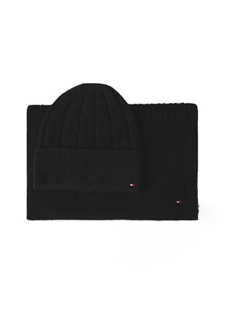 Tommy Hilfiger Zestaw Szalik i Czapka Flag Fluffy AW0AW17994 Czarny ze sklepu MODIVO w kategorii Czapki zimowe damskie - zdjęcie 186795524