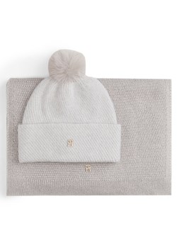 Tommy Hilfiger Zestaw Szalik i Czapka Pom Pom AW0AW17995 Beżowy ze sklepu MODIVO w kategorii Czapki zimowe damskie - zdjęcie 186795573
