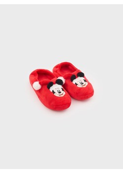 Sinsay - Pluszowe kapcie z elementami 3D Mickey Mouse - czerwony ze sklepu Sinsay w kategorii Kapcie dziecięce - zdjęcie 186799172