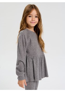 Sinsay - Prążkowana bluza crewneck - szary ze sklepu Sinsay w kategorii Bluzy dziewczęce - zdjęcie 186799181