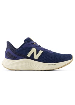 Buty damskie New Balance Fresh Foam Arishi v4 WARISRD4 – granatowe ze sklepu New Balance Poland w kategorii Buty sportowe damskie - zdjęcie 186804291