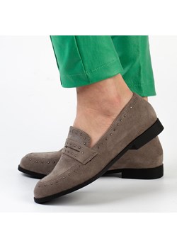 Szare zamszowe loafersy, mokasyny damskie La.Fi 016g-su - id: 23684 - marki La.fi - 186814744 Szare zamszowe loafersy, mokasyny damskie La.Fi 016g-su ze sklepu suzana.pl w kategorii Mokasyny damskie - zdjęcie 186814744