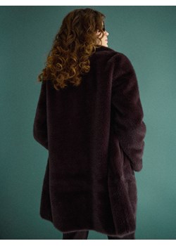 Mohito - Sztuczne futro - ciemnobrązowy - id: 387HR-89X - marki Mohito - 186818504 Mohito - Sztuczne futro - ciemnobrązowy ze sklepu Mohito w kategorii Futra damskie - zdjęcie 186818504