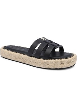 Tommy Hilfiger Skórzane klapki ze sklepu Gomez Fashion Store w kategorii Klapki damskie - zdjęcie 186826254