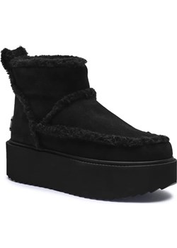 INUIKII Skórzane śniegowce Inuikii X Coccinelle Classic Low Shearling | z dodatkiem wełny - id: IN245W000036002 - marki Inuikii - 186826272 INUIKII Skórzane śniegowce Inuikii X Coccinelle Classic Low Shearling | z dodatkiem wełny ze sklepu Gomez Fashion Store w kategorii Śniegowce damskie - zdjęcie 186826272