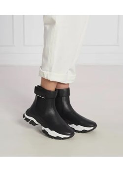 Emporio Armani Skórzane sneakersy ze sklepu Gomez Fashion Store w kategorii Buty sportowe damskie - zdjęcie 186854204