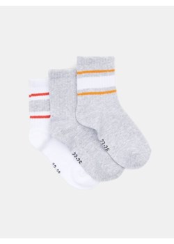 Sinsay - Prążkowane skarpetki 3 pack - wielobarwny - id: 947FZ-MLC - marki Sinsay - 187042282 Sinsay - Prążkowane skarpetki 3 pack - wielobarwny ze sklepu Sinsay w kategorii Skarpetki dziecięce - zdjęcie 187042282