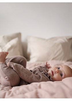 Reserved - Dzianinowy komplet z falbanką - jasnofioletowy ze sklepu Reserved w kategorii Komplety niemowlęce - zdjęcie 187043881