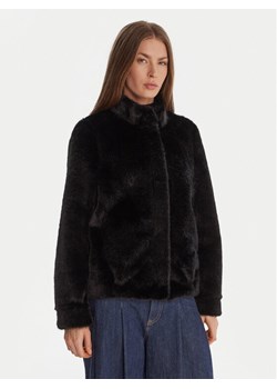 Guess Futro W5BL64 W3920 Czarny Regular Fit ze sklepu MODIVO w kategorii Futra damskie - zdjęcie 187188121