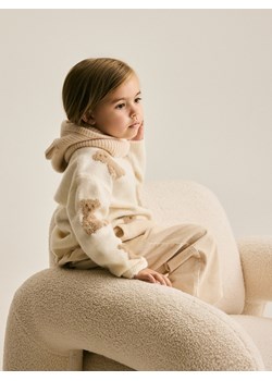 Reserved - Sweter z misiem - złamana biel - id: 780FH-01X - marki Reserved - 187191732 Reserved - Sweter z misiem - złamana biel ze sklepu Reserved w kategorii Swetry dziewczęce - zdjęcie 187191732