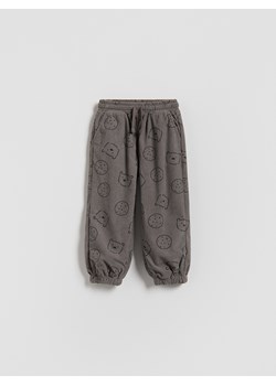 Reserved - Spodnie sztruksowe - ciemnoszary - id: 056FO-90X - marki Reserved - 187196223 Reserved - Spodnie sztruksowe - ciemnoszary ze sklepu Reserved w kategorii Spodnie chłopięce - zdjęcie 187196223