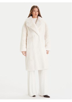 Guess Futro W5BL95 WJ110 Écru Regular Fit - id: 0000305463289 - marki Guess - 187201210 Guess Futro W5BL95 WJ110 Écru Regular Fit ze sklepu MODIVO w kategorii Futra damskie - zdjęcie 187201210