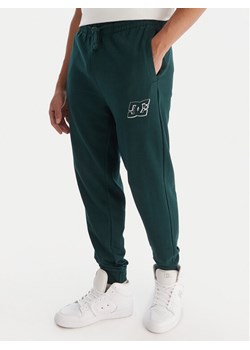 DC Shoes Spodnie dresowe ADYFB03072 GTP0 Zielony Regular Fit ze sklepu MODIVO w kategorii Spodnie męskie - zdjęcie 187201242