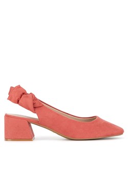 Czółenka Clara Barson LH2002-2 Czerwony - id: 5903698098616 - marki Clara Barson - 187204950 Czółenka Clara Barson LH2002-2 Czerwony ze sklepu eobuwie.pl w kategorii Sandały damskie - zdjęcie 187204950