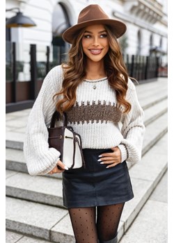 krótki sweter karla z szerokimi rękawami polski produkt j&k premium - beż ze sklepu STYLOWO w kategorii Swetry damskie - zdjęcie 187207833