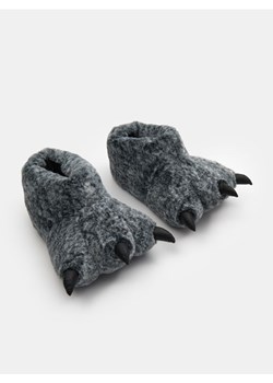 Sinsay - Kapcie w kształcie łapy - czarny - id: 065EM-99X - marki Sinsay - 187225380 Sinsay - Kapcie w kształcie łapy - czarny ze sklepu Sinsay w kategorii Kapcie męskie - zdjęcie 187225380