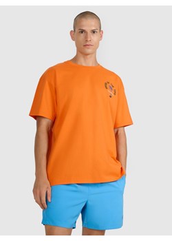 Męski t-shirt z nadrukiem oversize 4F 4FRSS25TTSHM2990 - pomarańczowy ze sklepu Sportstylestory.com w kategorii T-shirty męskie - zdjęcie 187226203