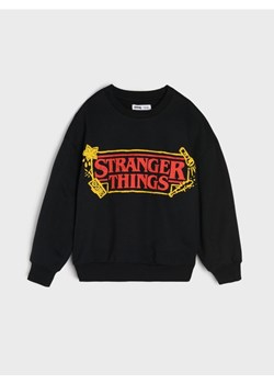 Sinsay - Bluza crewneck Stranger Things - czarny - id: 110FC-99X - marki Sinsay - 187226401 Sinsay - Bluza crewneck Stranger Things - czarny ze sklepu Sinsay w kategorii Bluzy chłopięce - zdjęcie 187226401