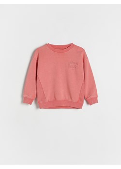 Reserved - Bawełniana bluza z haftem - koralowy ze sklepu Reserved w kategorii Bluzy chłopięce - zdjęcie 187235201