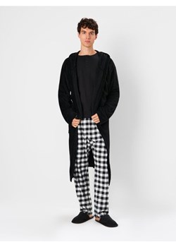 Sinsay - Szlafrok z kapturem - czarny - id: 662EL-99X - marki Sinsay - 187236261 Sinsay - Szlafrok z kapturem - czarny ze sklepu Sinsay w kategorii Szlafroki męskie - zdjęcie 187236261