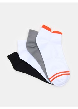 Sinsay - Skarpetki 4 pack - wielobarwny - id: 849EL-MLC - marki Sinsay - 187236302 Sinsay - Skarpetki 4 pack - wielobarwny ze sklepu Sinsay w kategorii Skarpetki męskie - zdjęcie 187236302