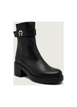 Aigner Skórzane botki na słupku NORA 2A - id: AN255W000004001 - marki Aigner - 187236544 Aigner Skórzane botki na słupku NORA 2A ze sklepu Gomez Fashion Store w kategorii Botki - zdjęcie 187236544