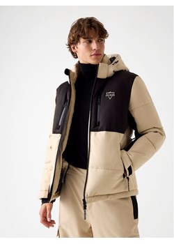 Guess Kurtka narciarska M5BL0N WF182 Beżowy Regular Fit ze sklepu MODIVO w kategorii Kurtki damskie - zdjęcie 187241623