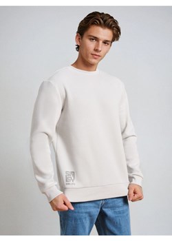 Sinsay - Bluza crewneck z napisem - kremowy - id: 5035O-02X - marki Sinsay - 187246150 Sinsay - Bluza crewneck z napisem - kremowy ze sklepu Sinsay w kategorii Bluzy męskie - zdjęcie 187246150