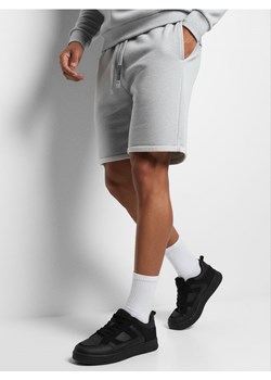 Sinsay - Szorty slim fit - szary - id: 5153O-09M - marki Sinsay - 187246161 Sinsay - Szorty slim fit - szary ze sklepu Sinsay w kategorii Spodenki męskie - zdjęcie 187246161