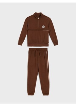 Sinsay - Komplet: bluza i spodnie - brązowy - id: 786GE-88X - marki Sinsay - 187246221 Sinsay - Komplet: bluza i spodnie - brązowy ze sklepu Sinsay w kategorii Dresy chłopięce - zdjęcie 187246221