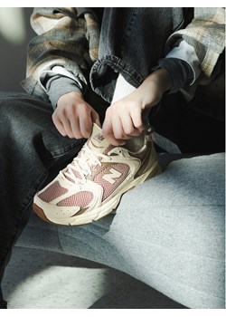 Sneakersy New Balance U530SUA Beżowy - id: 0000305665744 - marki New Balance - 187248730 Sneakersy New Balance U530SUA Beżowy ze sklepu eobuwie.pl w kategorii Buty sportowe damskie - zdjęcie 187248730
