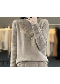 Sweter damski z ozdobnymi cekinami - Beżowy S - id: 9891881222473 - marki Intimica - 187250652 Sweter damski z ozdobnymi cekinami - Beżowy S ze sklepu Intimica.pl w kategorii Swetry damskie - zdjęcie 187250652