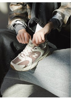 New Balance Sneakersy U530SUA Beżowy - id: 0000305665744 - marki New Balance - 187256673 New Balance Sneakersy U530SUA Beżowy ze sklepu MODIVO w kategorii Buty sportowe damskie - zdjęcie 187256673
