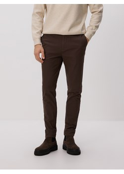 Reserved - Spodnie chino slim fit - ciemnobrązowy ze sklepu Reserved w kategorii Spodnie męskie - zdjęcie 187258124
