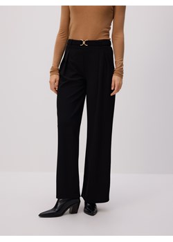 Reserved - Luźne spodnie z klamrą - czarny ze sklepu Reserved w kategorii Spodnie damskie - zdjęcie 187258282
