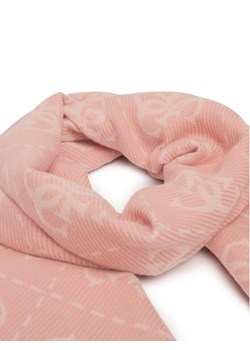 Szalik Guess AW5217 VIS03 Różowy - id: 7621806181583 - marki Guess - 187263421 Szalik Guess AW5217 VIS03 Różowy ze sklepu eobuwie.pl w kategorii Szaliki i chusty damskie - zdjęcie 187263421