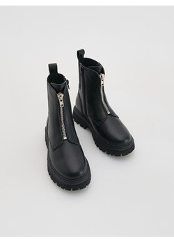 Reserved - Skórzane botki z zamkiem - czarny - id: 916GT-99X - marki Reserved - 187264823 Reserved - Skórzane botki z zamkiem - czarny ze sklepu Reserved w kategorii Buty zimowe dziecięce - zdjęcie 187264823