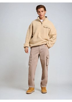 Sinsay - Jeansy cargo - beżowy - id: 473FB-80X - marki Sinsay - 187266333 Sinsay - Jeansy cargo - beżowy ze sklepu Sinsay w kategorii Jeansy męskie - zdjęcie 187266333