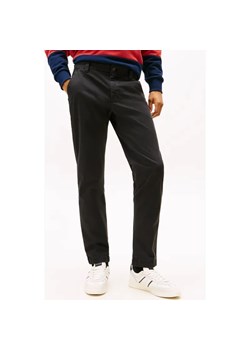 Tommy Jeans Spodnie chino Scanton | Slim Fit - id: TM261M000027D44 - marki Tommy Jeans - 187267154 Tommy Jeans Spodnie chino Scanton | Slim Fit ze sklepu Gomez Fashion Store w kategorii Spodnie męskie - zdjęcie 187267154