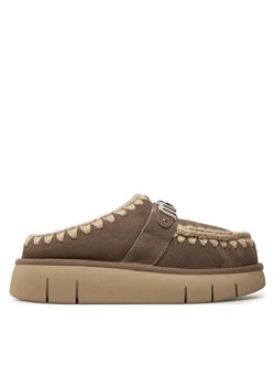 Kapcie Mou Bounce Clog Metal Logo FW531001A Brązowy ze sklepu eobuwie.pl w kategorii Kapcie damskie - zdjęcie 187270570