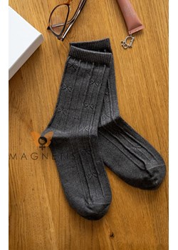 Grafitowe skarpetki damskie z fakturowanym motywem YN-5039, Kolor grafitowy, Rozmiar uniwersalny, Magnetis ze sklepu Primodo w kategorii Skarpetki damskie - zdjęcie 187271642